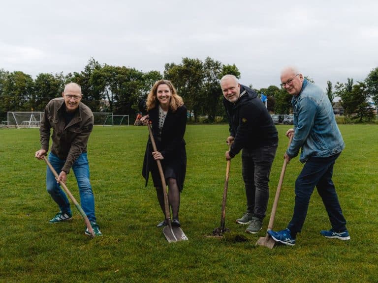 Start aanleg van vier nieuwe kunstgrasvelden in Joure en Lemmer